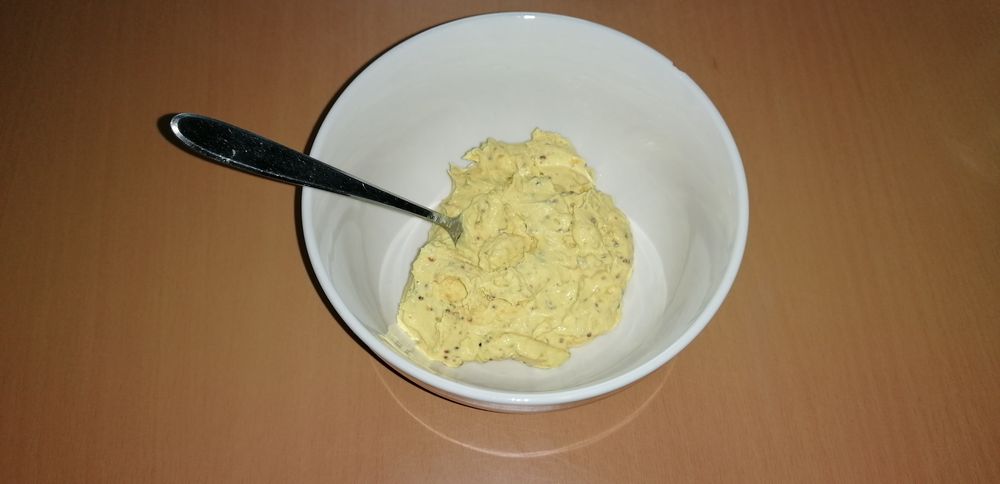 Rezept: Honig-Senf Frischkäse-Dip – famiherma.de